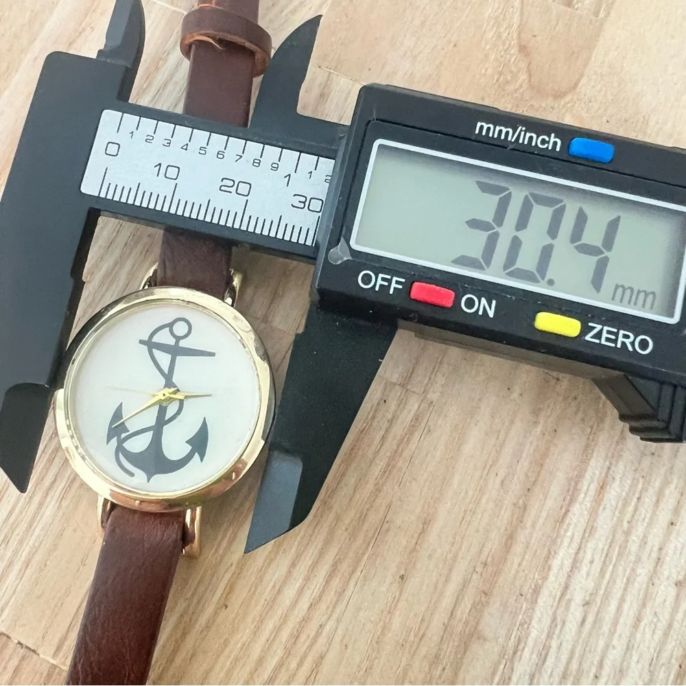 Unbranded ladies nautical gold tone fashion watch NEW BATTERY